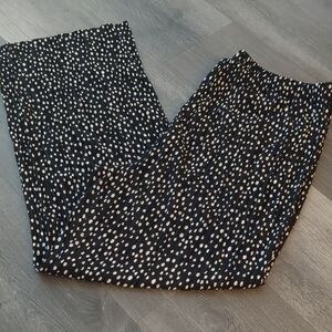 Chico's Travelers Bkack and White Polka Dot Pants